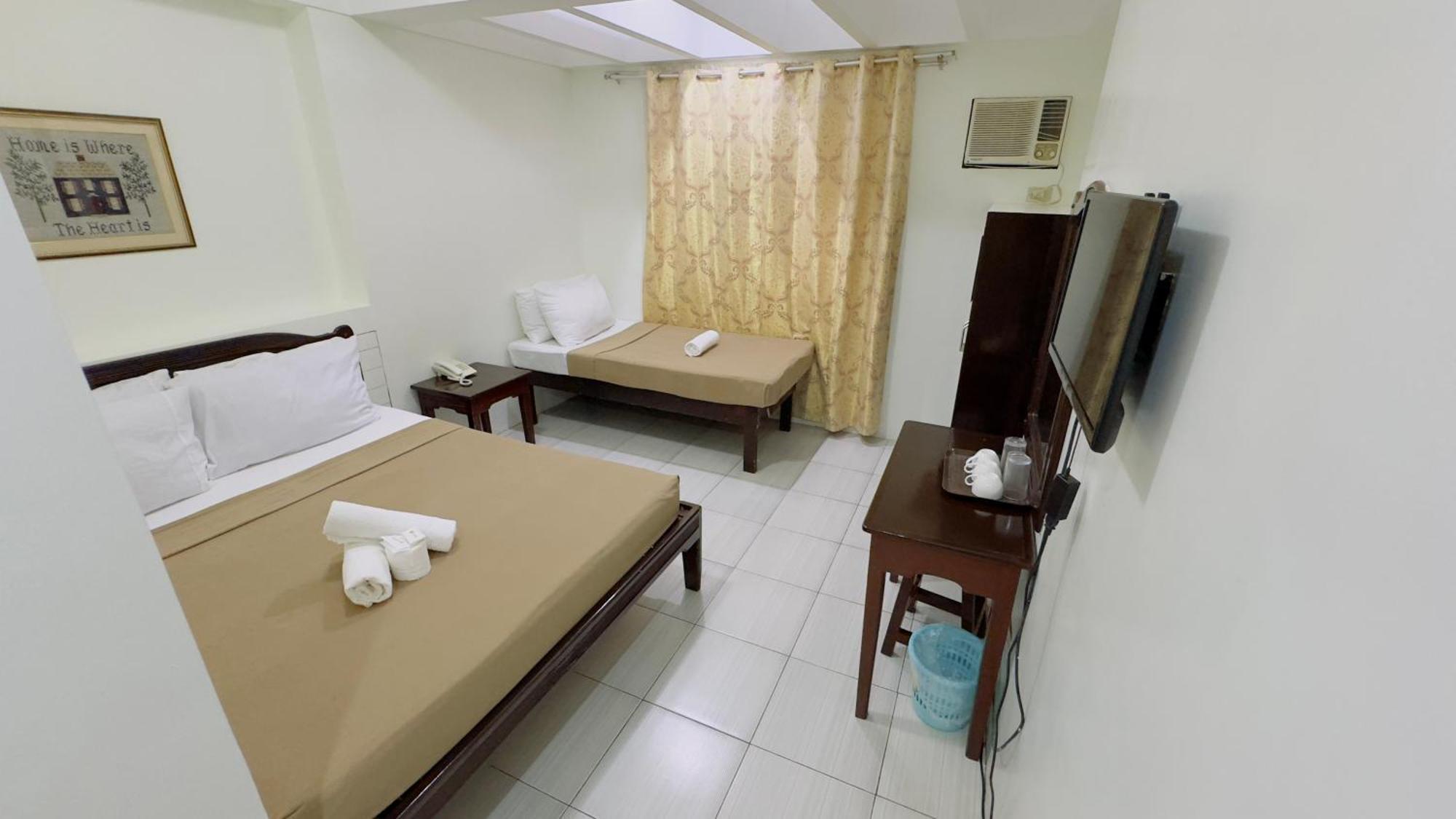 La Anclar Hotel Davao City Esterno foto
